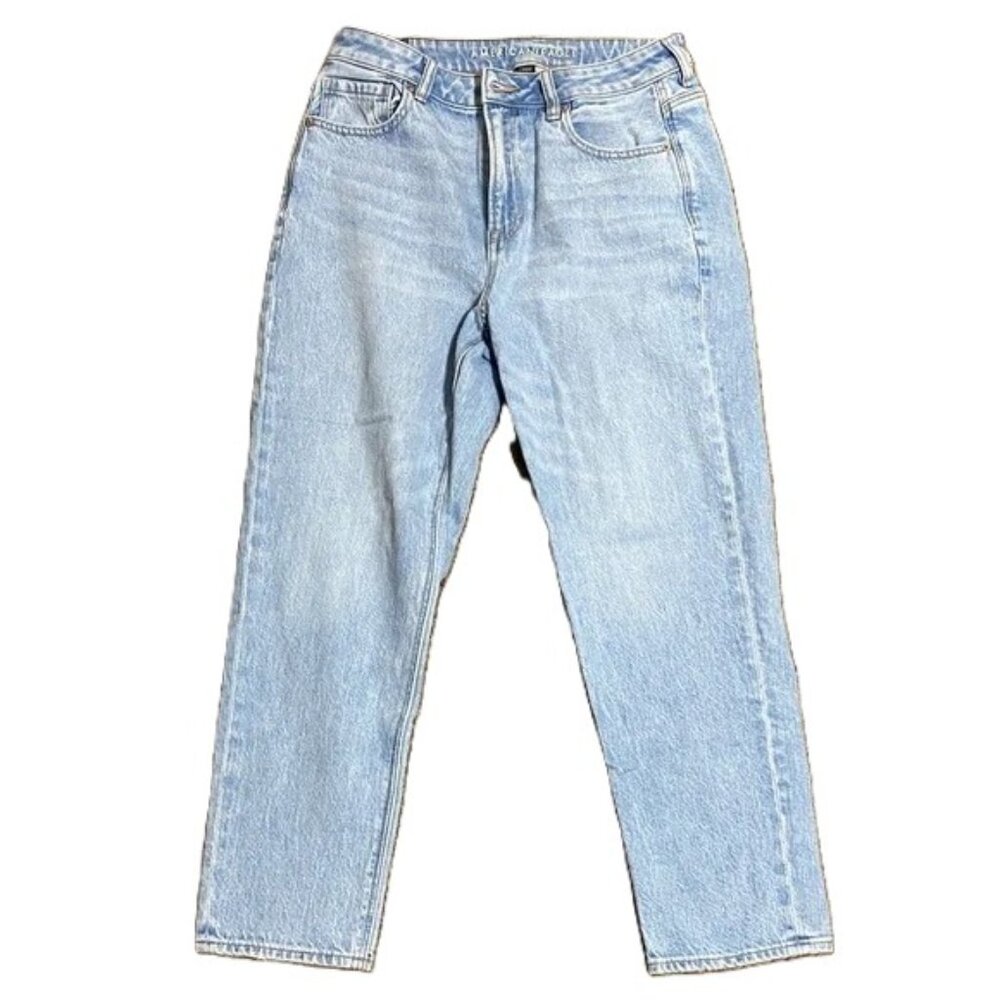 AE Mom Jean Strigid Straight Leg Jeans